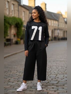 Starter Black Label + Urban Outfitters 100% Cotton Cropped LS Tee Medium